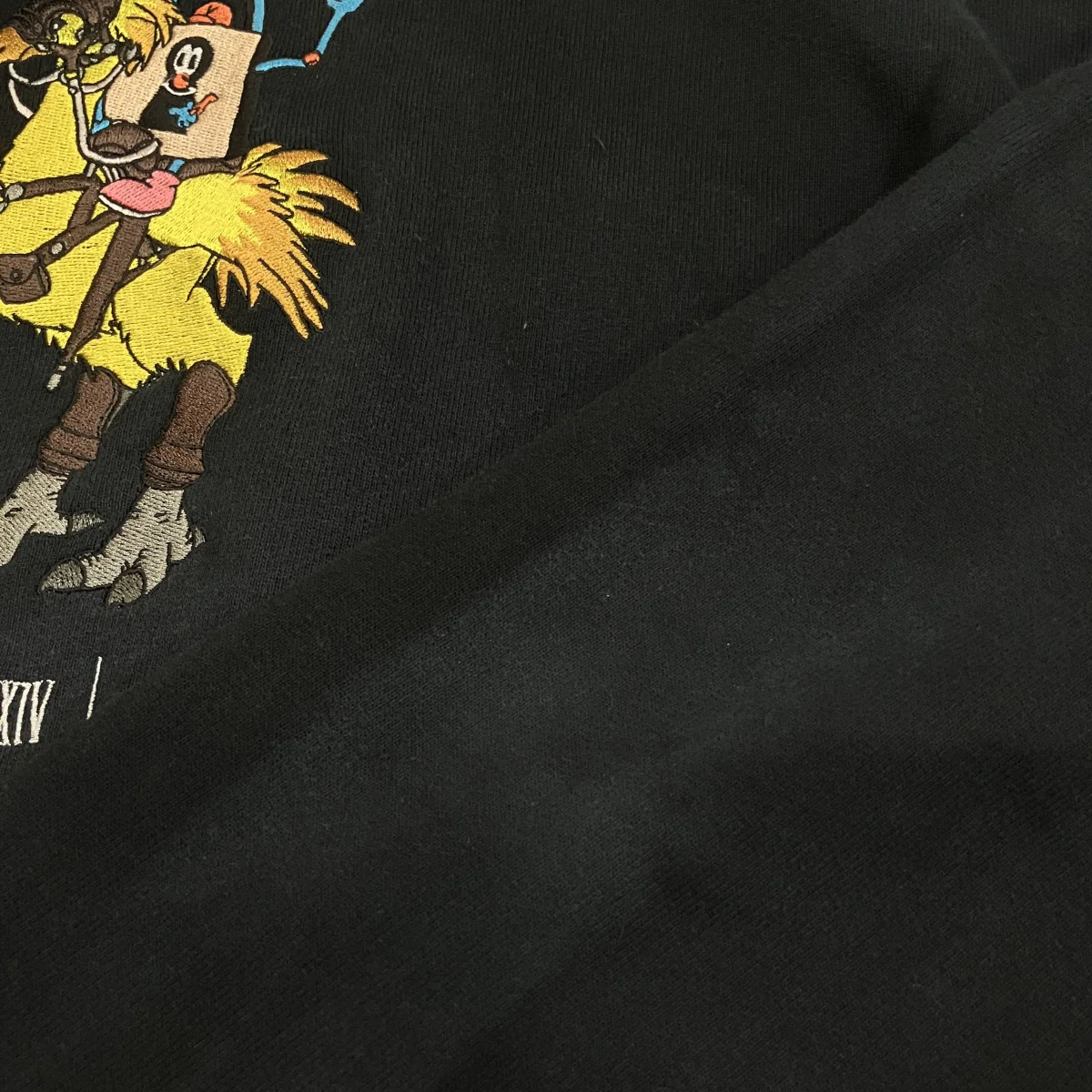 「CHOCOBO HOODIE」チョコボ刺繍ルオーバーパーカー - Image 8